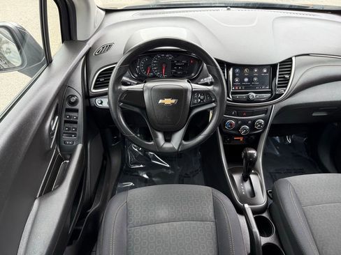 Used 2018 Chevrolet Trax LS FWD image 23