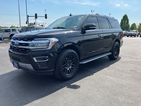 Used 2022 Ford Expedition Limited RWD image 2