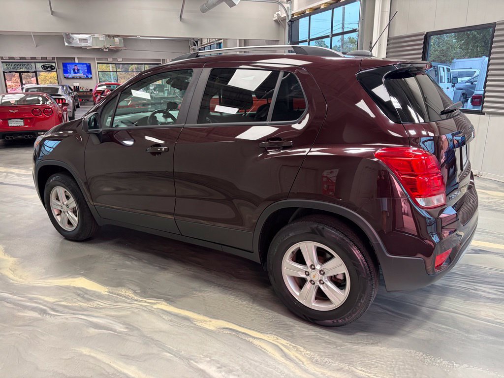 Used 2021 Chevrolet Trax LT w/ Premium Seat Package AWD/4WD image 31