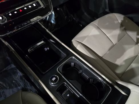 New 2025 Lincoln Corsair Reserve w/ Equipment Group 202A AWD/4WD image 31