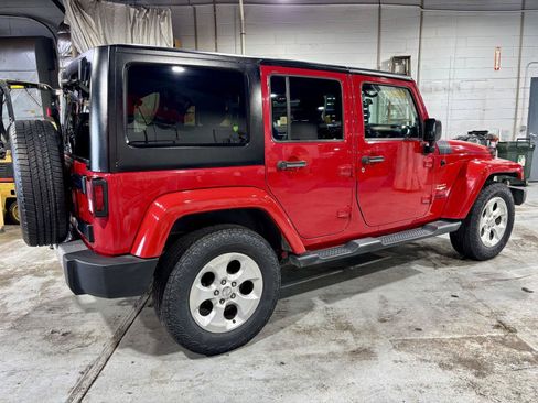 Used 2013 Jeep Wrangler Unlimited Sahara AWD/4WD image 4