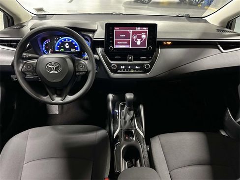 Used 2022 Toyota Corolla LE image 16