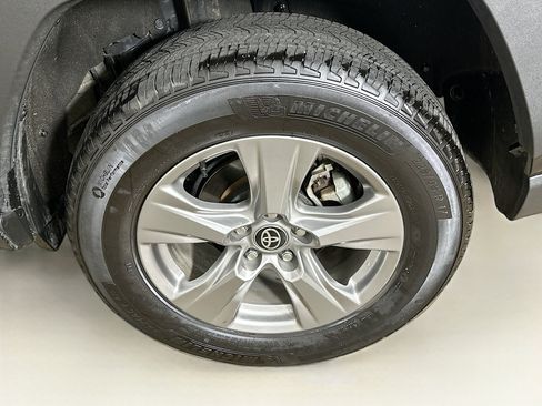 Used 2025 Toyota RAV4 XLE image 11