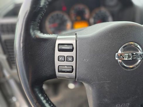 Used 2010 Nissan Titan LE w/ Technology Pkg AWD/4WD image 17