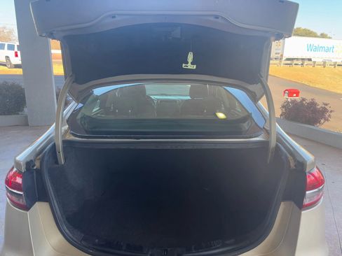 Used 2019 Ford Fusion SE image 22