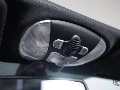 Used 2008 Mercedes-Benz SLR image 30