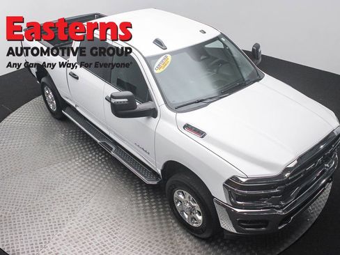 Used 2026 RAM 2500 Big Horn AWD/4WD image 3