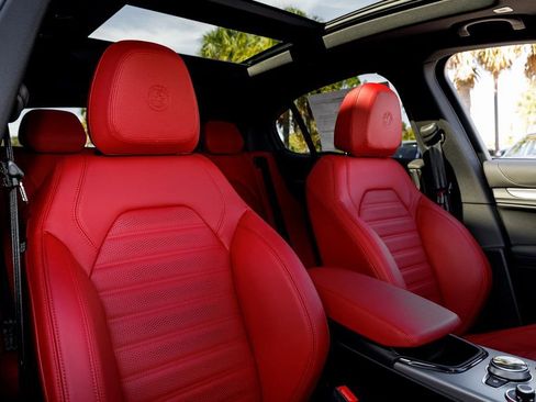 New 2025 Alfa Romeo Stelvio Sprint image 40