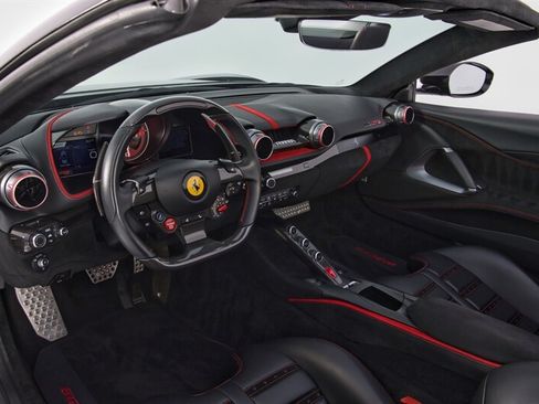 Used 2022 Ferrari 812 GTS RWD image 23
