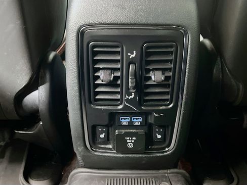 Used 2019 Jeep Grand Cherokee Trailhawk w/ Trailhawk Luxury Group AWD/4WD image 31