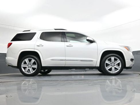 Used 2019 GMC Acadia Denali w/ Technology Package FWD image 28