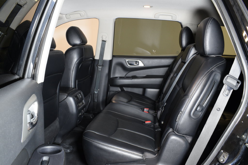 Used 2019 Nissan Pathfinder SL AWD/4WD image 28