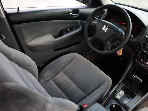 Used 2004 Honda Accord LX image 21