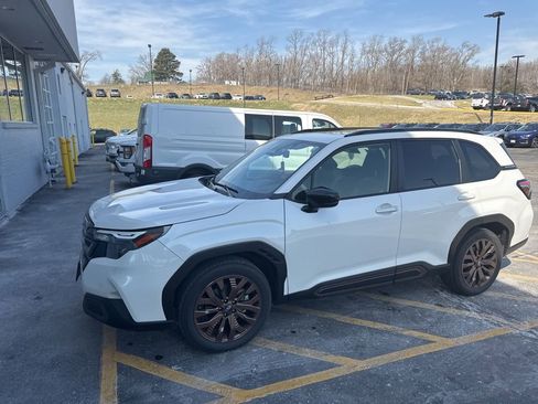 Used 2025 Subaru Forester Sport image 2