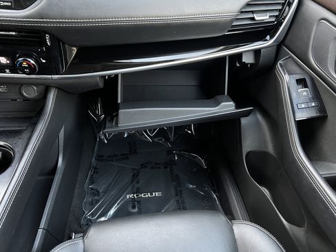 Used 2023 Nissan Rogue SL w/ SL Premium Package image 36