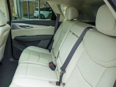 Used 2023 Cadillac XT5 Premium Luxury w/ Technology Package AWD/4WD image 12