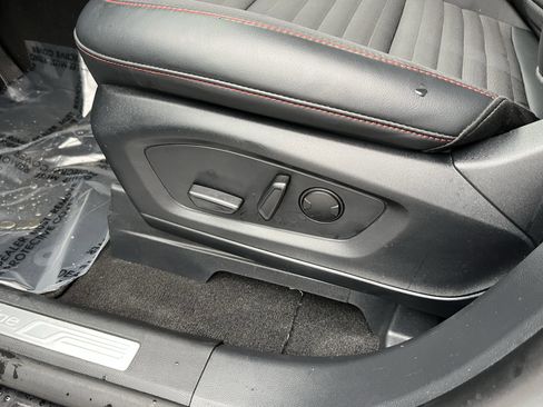 Used 2025 Ford Explorer ST-Line w/ ST-Line Street Pack image 15