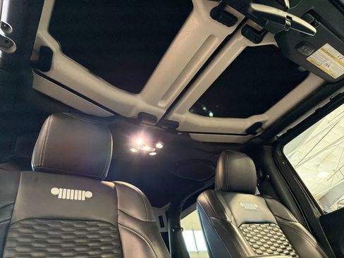 Used 2021 Jeep Wrangler Sport AWD/4WD image 17