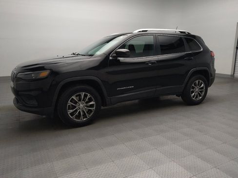 Used 2019 Jeep Cherokee Latitude Plus w/ Cold Weather Group image 2