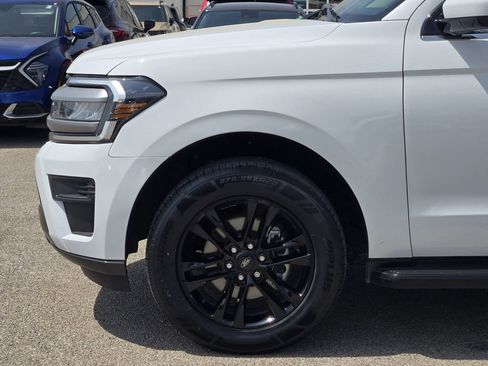 Used 2024 Ford Expedition XLT RWD image 6