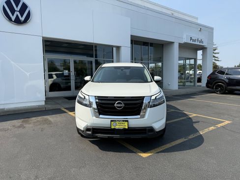 Used 2022 Nissan Pathfinder SV image 4