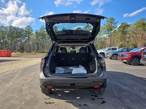 New 2026 Nissan Kicks SR image 16