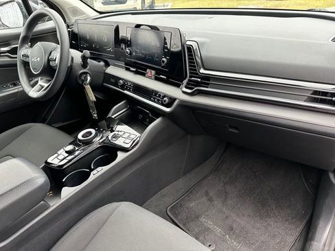 Used 2023 Kia Sportage LX image 10