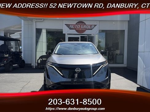 Used 2023 Nissan Ariya AWD image 8