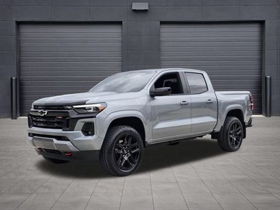 Used 2024 Chevrolet Colorado Z71 w/ Z71 Convenience Package 2