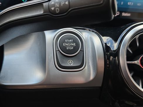 Used 2023 Mercedes-Benz GLB 250 image 27