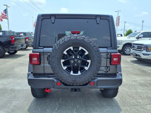 Used 2025 Jeep Wrangler Unlimited Rubicon AWD/4WD image 6