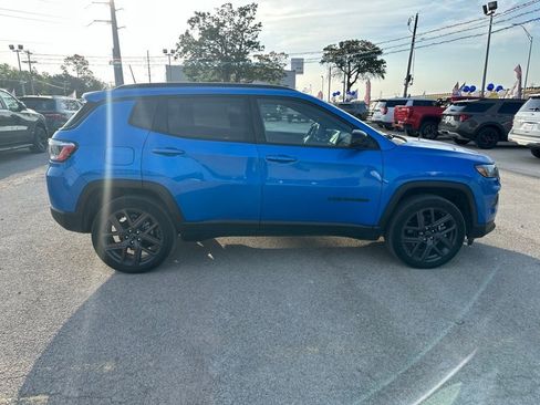 Used 2026 Jeep Compass Latitude AWD/4WD image 5