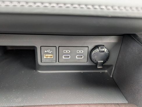 Used 2023 Toyota Highlander Limited AWD/4WD image 27