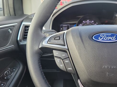 Used 2022 Ford Edge Titanium AWD/4WD image 21