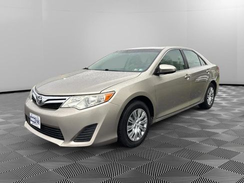 Used 2013 Toyota Camry LE FWD image 1