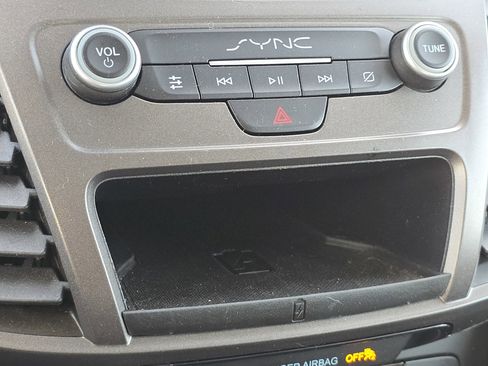 Used 2020 Ford Transit Connect XLT image 24