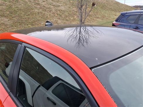 Used 2017 Dodge Charger R/T w/ Plus Group image 5