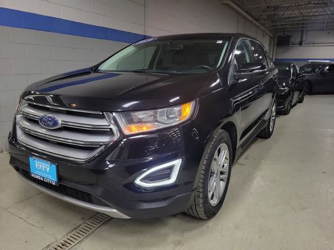 Used 2018 Ford Edge Titanium w/ Technology Package image 2