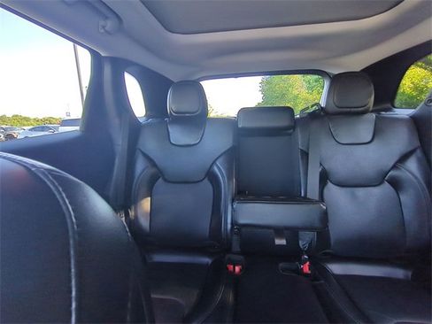 Used 2021 Jeep Cherokee Limited image 14
