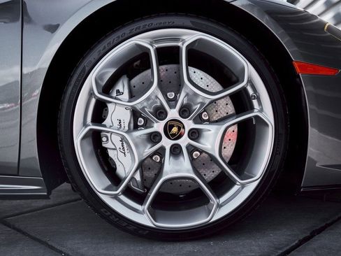 Used 2024 Lamborghini Huracan EVO AWD/4WD image 29