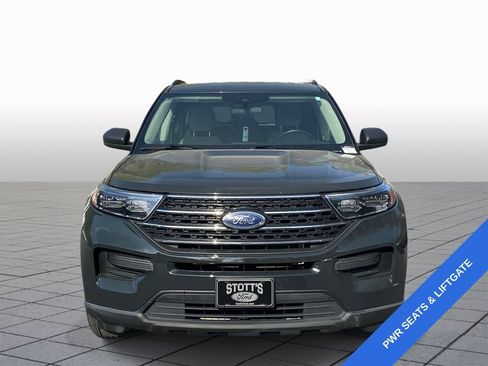 Certified 2022 Ford Explorer XLT RWD image 2