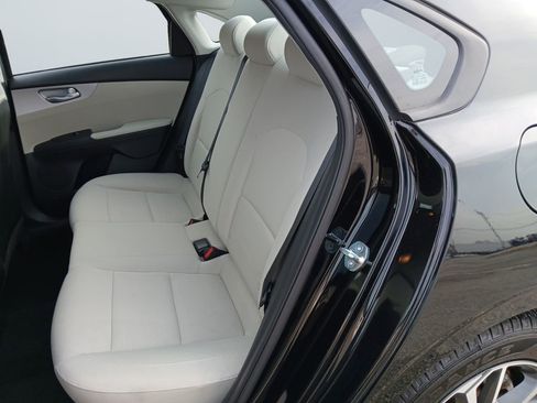 Used 2023 Kia Forte LXS image 13