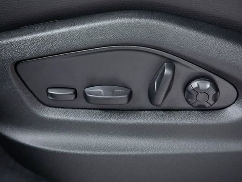 Certified 2025 Porsche Cayenne image 17