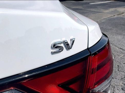 Used 2024 Nissan Sentra SV FWD image 24