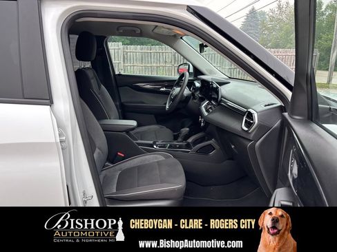 Used 2024 Chevrolet TrailBlazer LT AWD/4WD image 19