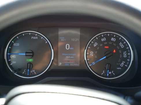 Used 2021 Toyota RAV4 LE AWD/4WD image 21
