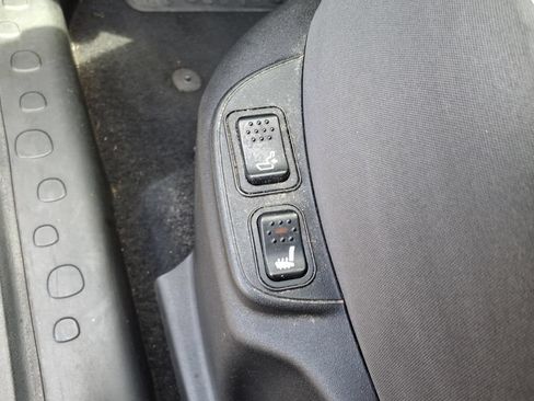 Used 2014 FIAT 500L Trekking w/ Popular Equipment Group FWD image 6