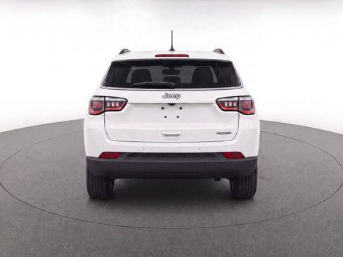 Used 2020 Jeep Compass Latitude FWD image 4
