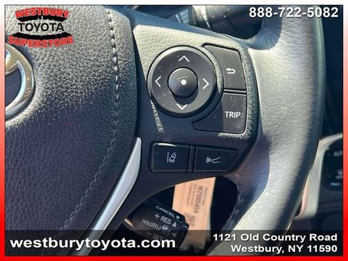 Used 2018 Toyota Corolla SE w/ Carpet Mat Package (TMS) FWD image 22