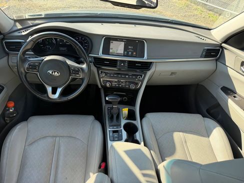 Used 2017 Kia Optima EX FWD image 31